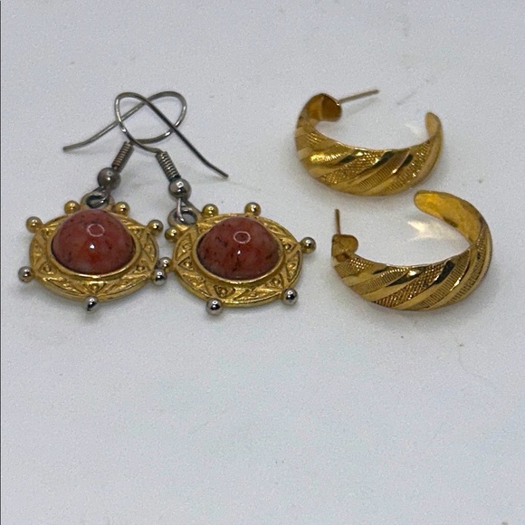 Gold tone earring set Express and Vintage - Picture 1 of 8